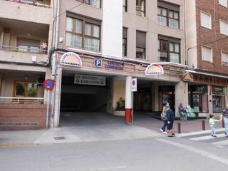 Alquiler Parking coche en Almansa. Garaje en el centro