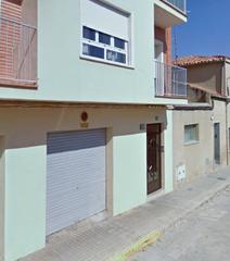 Aparcament cotxe a Almansa. Garaje con persiana independiente. para dos coches
