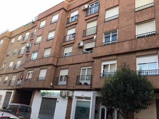 Pis a Almansa. Piso centrico con garaje