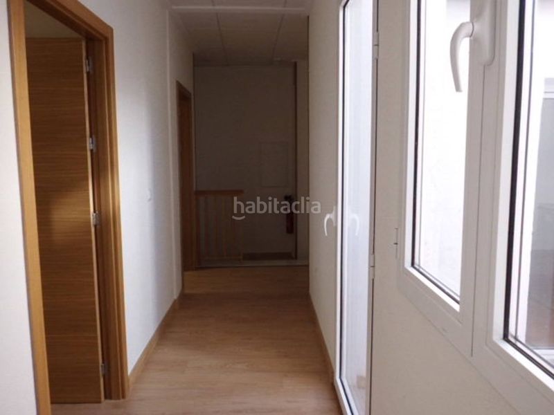 Foto 4041d0bd-ac08-4d74-b92c-70ba861d4c06. Lloguer oficina a Almansa