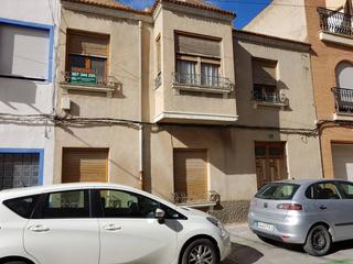 Casa a Almansa. Casa en el centro con posibilidad de alquiler opción compra