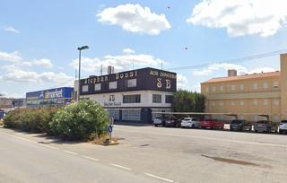 Nau industrial a Almansa. Nave con locales y oficinas en circunvalación