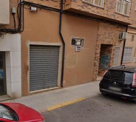 Local Comercial a Almansa. Local comercial céntrico.  2 plazas de garaje amplias espacio pa