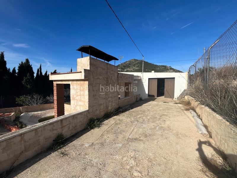 Foto e0a26334-b795-42a5-bac4-3d2e0471a200. Chalet mit parking in Font de la Figuera (la)