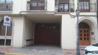Rent Car parking in Almansa. Garaje en el centro