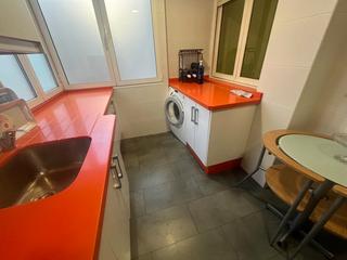 Etagenwohnung in Almansa. Piso céntrico semireformado. garaje incluido. 3 habitaciones 2 b