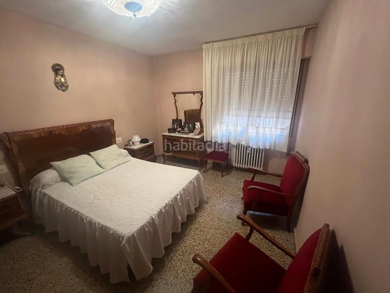 Foto 3f87adee-94eb-4827-b991-0373b0f08762. Piso  céntrico semireformado. garaje incluido. 3 habitaciones 2 baños en Almansa