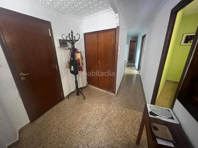 Foto 50e205a7-e9ba-4358-adcf-783038dd63bc. Piso  céntrico semireformado. garaje incluido. 3 habitaciones 2 baños en Almansa