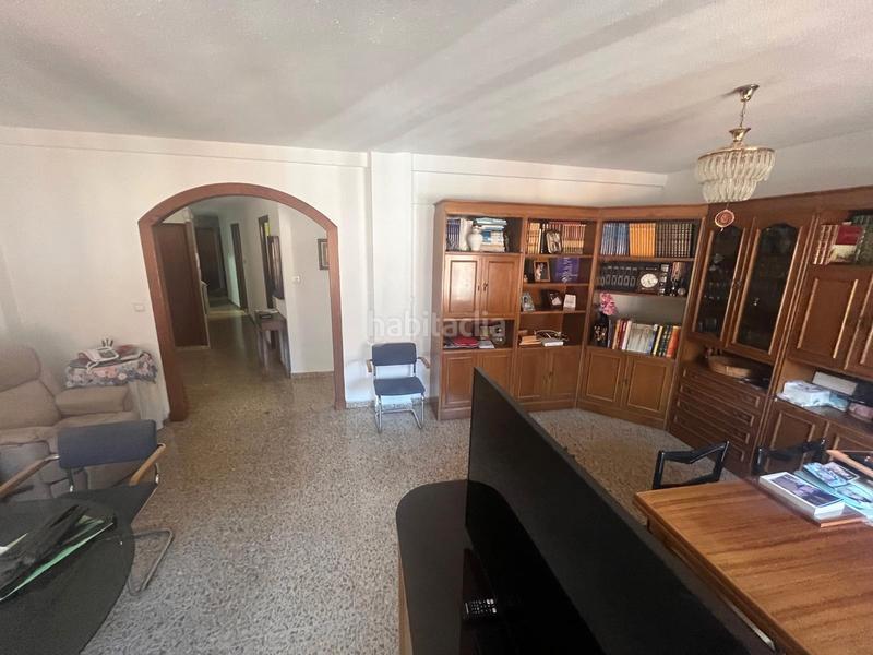 Foto a048dc5e-87c1-41cc-8245-a55eb8fbe436. Piso  céntrico semireformado. garaje incluido. 3 habitaciones 2 baños en Almansa