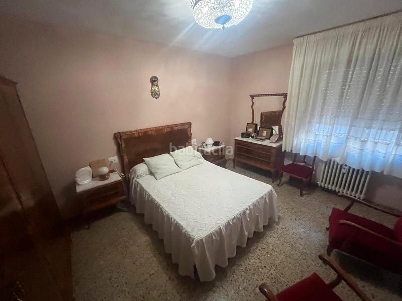 Foto dd3fdaee-0de6-46f1-b2c6-50b3bf71f936. Piso  céntrico semireformado. garaje incluido. 3 habitaciones 2 baños en Almansa