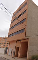 Local Comercial a Almansa. Local idoneo para negocio o garaje para dos plazas