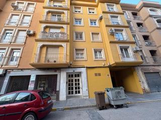 Pis a Almansa. Piso ideal para familias. zona jardin. garaje incluido