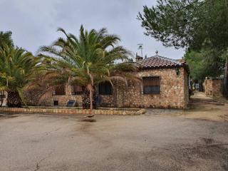 Xalet a Almansa. Chalet reformado a poca distancia del pueblo