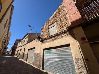 Casa  Calle san antonio. Casa de 350 m2 construidos  212 m2 de solar  para reformar o der