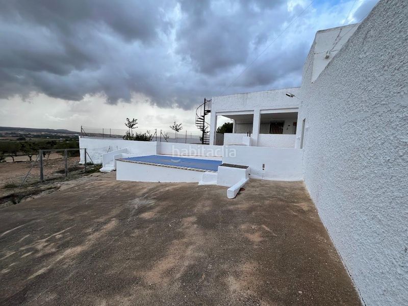 Foto 10ea4c50-daa0-49f9-a624-f8b879ecff60. Xalet amb piscina a Almansa