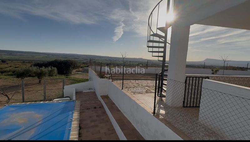 Foto 8b638f71-4e43-43b3-a891-ae07f6863149. Xalet amb piscina a Almansa