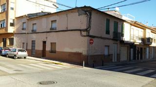 Casa a Almansa. Casa haciendo esquina