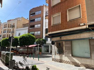Affitto Appartamento in Almansa. Piso céntrico como nuevo. 2 habitaciones