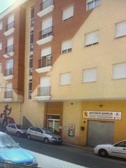 Alquiler Parking coche en Almansa. Plaza de garaje en calle hellin