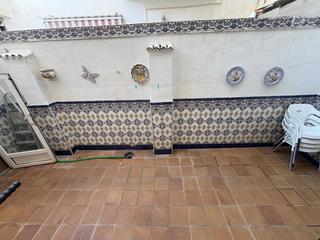 Rent Flat  Calle industria. Planta baja, con patio andaluz