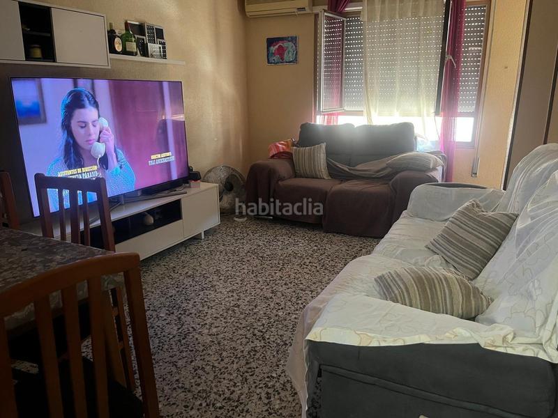 Foto ee0ee44f-2c6f-4f0b-ba2f-1bb4803995d9. Piso  céntrico con patio en Almansa