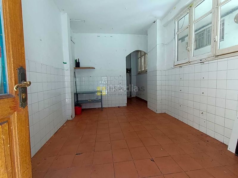 Foto f4be2164-b5c7-46ac-be0e-fd9b08b01552. Local comercial a de la constitucion 88 a Arnedo