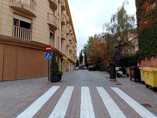 Aparcament cotxe a Juan carlos i 2
