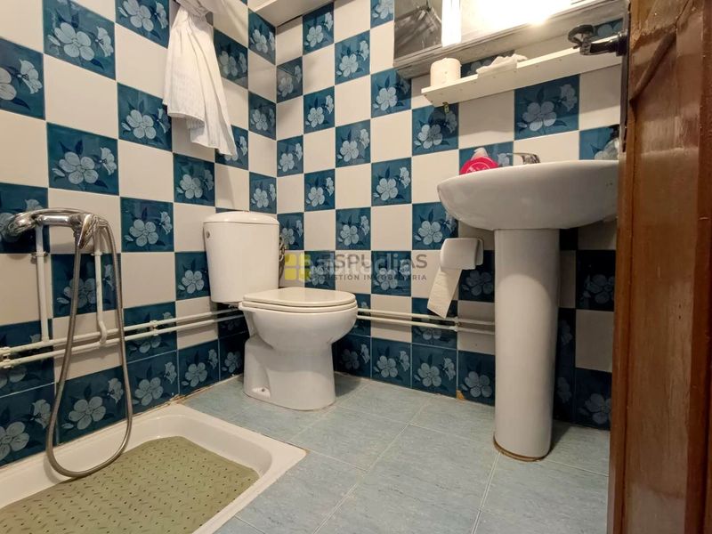 Foto 2bd0ef15-7fdf-4fe3-b97f-5d8272291b0c. Local comercial a san pedro 3 a Arnedo