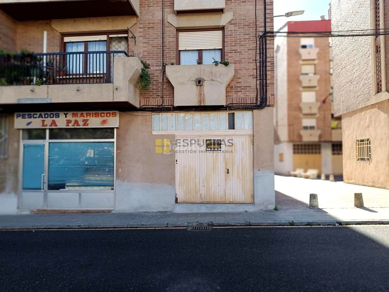 Foto ee0ddeaa-f48c-4575-8f7b-a1a22e1fed79. Local comercial a la paz 1 a Arnedo