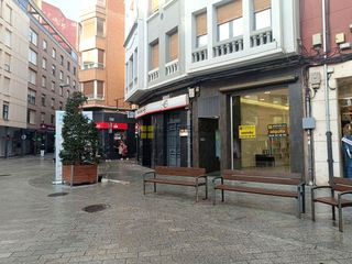 Affitto Locale commerciale in Juan carlos i 16