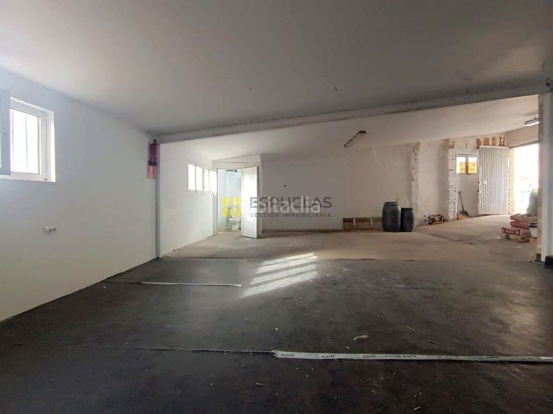 Foto a2be4ca4-6e69-44ec-b9f7-8b58dd7552cc. Locale commerciale in moros 24 in Arnedo