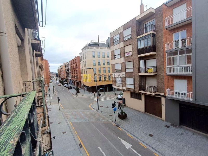 Foto b876eb01-ce94-45f5-b157-58b607598c53. Piso en de la constitucion 26 en Arnedo