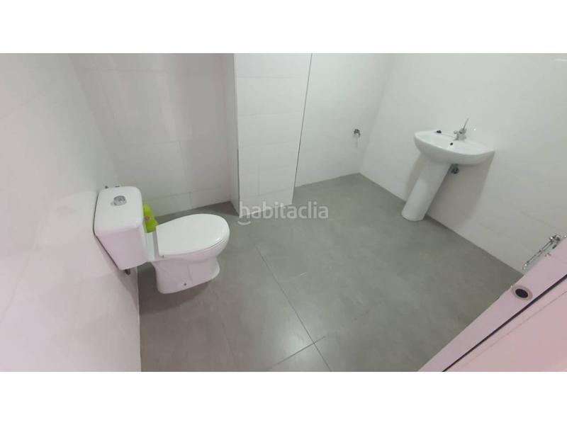 Foto b51b4fa5-076a-489b-a6d5-2704afe65fbc. Alquiler local comercial  capital en Almería