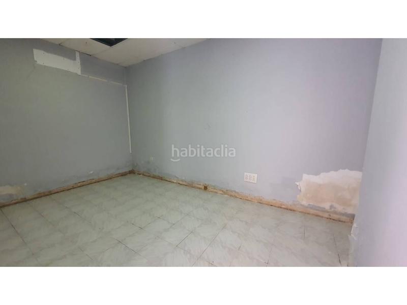 Foto dc2f7e5b-1fe9-442a-abcb-d2d2f72f9754. Alquiler local comercial  capital en Almería