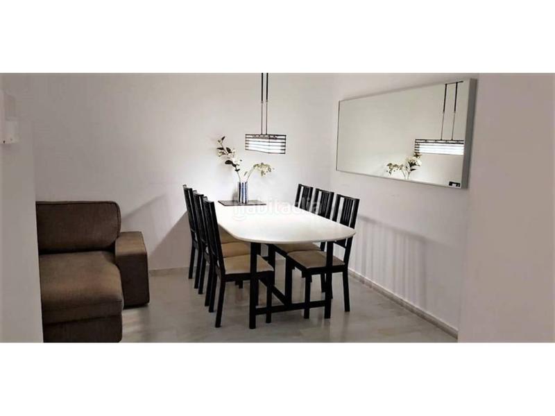 Foto 56c5321f-78df-4e1f-92b2-f80ab2fde8f3. Location appartement avec parking piscine dans El Toyo Almería