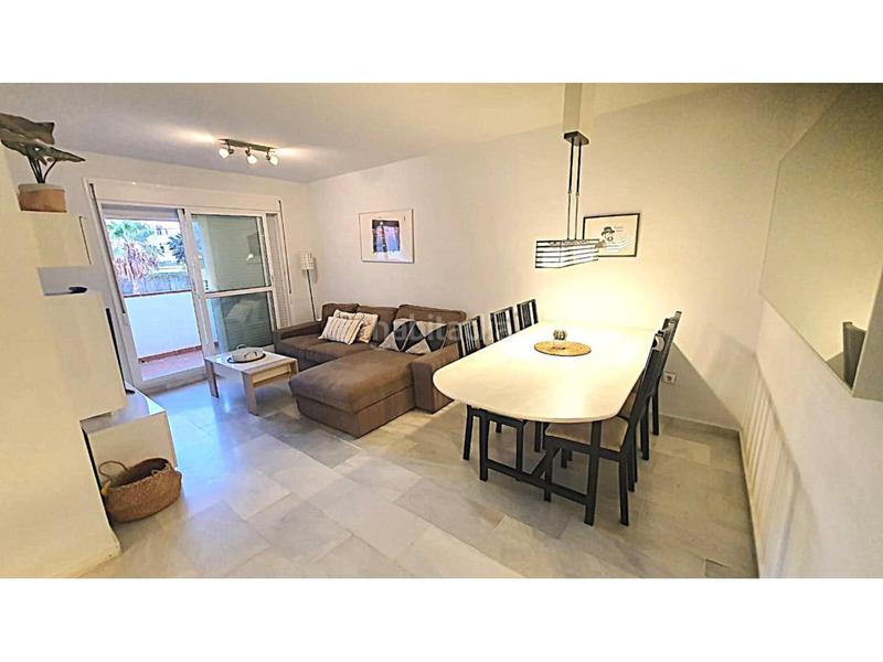 Foto ad9ec39d-b179-49fd-9fbc-a6dfadee839c. Location appartement avec parking piscine dans El Toyo Almería