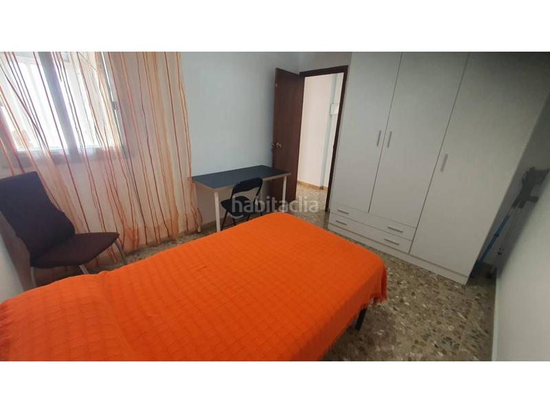 Foto 5318215c-dd90-4d3e-afa8-8efd5886b7bd. Piso  en venta en carretera de ronda en San Luis Almería