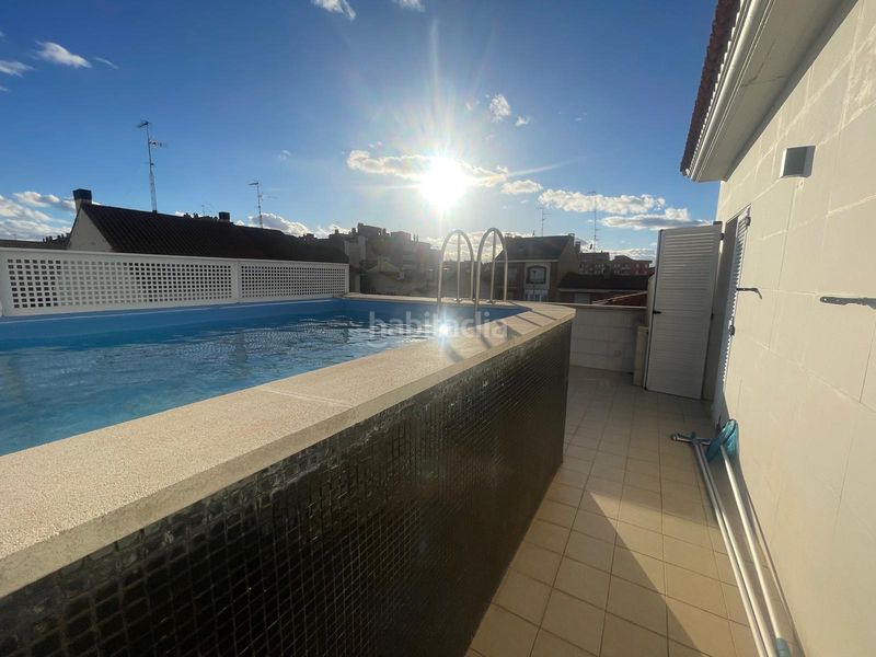 Foto 3c59752d-660e-4e92-9464-30d2cf622963. Casa pareada casa en planta baja + 2 alturas con garaje y merendero en sotano en sector b5 en Calahorra