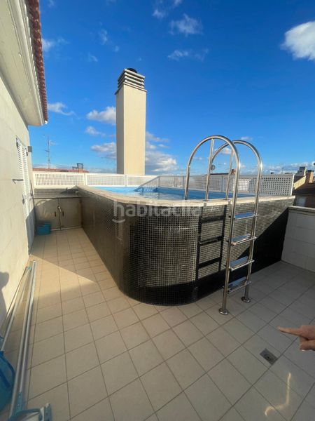 Foto df270e56-9a64-4bb2-bade-eb36cb11c1cd. Casa pareada casa en planta baja + 2 alturas con garaje y merendero en sotano en sector b5 en Calahorra