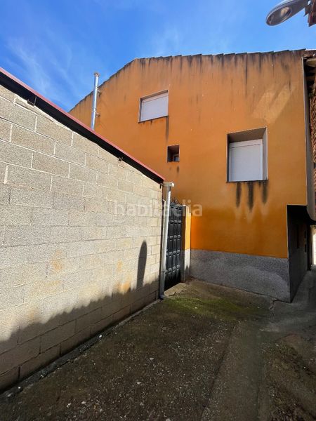 Foto 42278fcb-0c12-45c1-99d0-632cefca5b7a. Casa adossada amb xemeneia calefacció aparcament a Bergasa