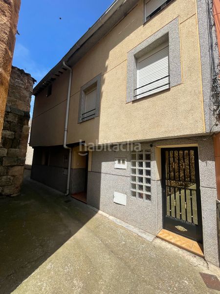 Foto d7ef7fce-451b-4881-9846-17592076df1d. Casa adossada amb xemeneia calefacció aparcament a Bergasa