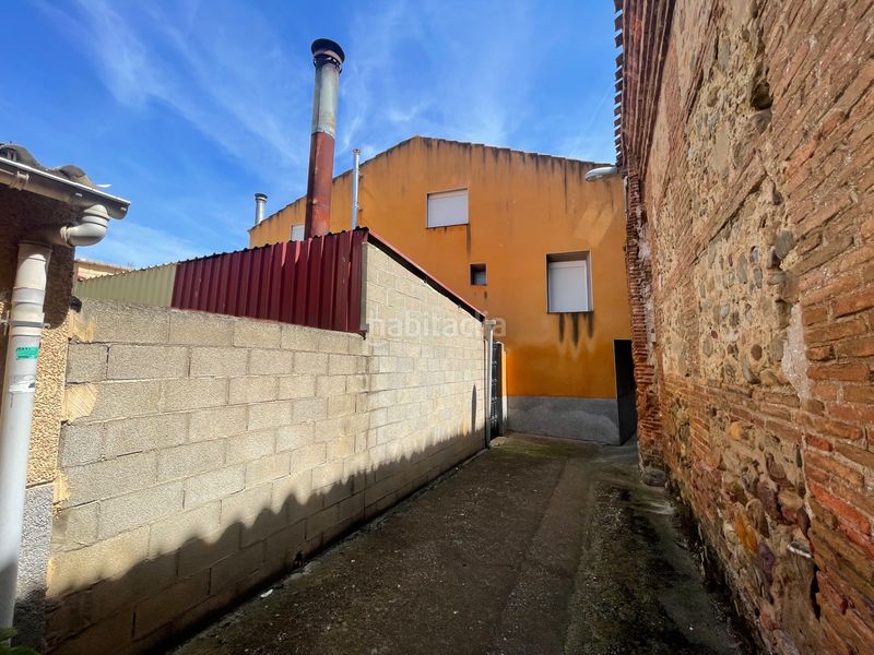 Foto efe26b18-390a-4236-8f00-be2356e6e08f. Casa adossada amb xemeneia calefacció aparcament a Bergasa
