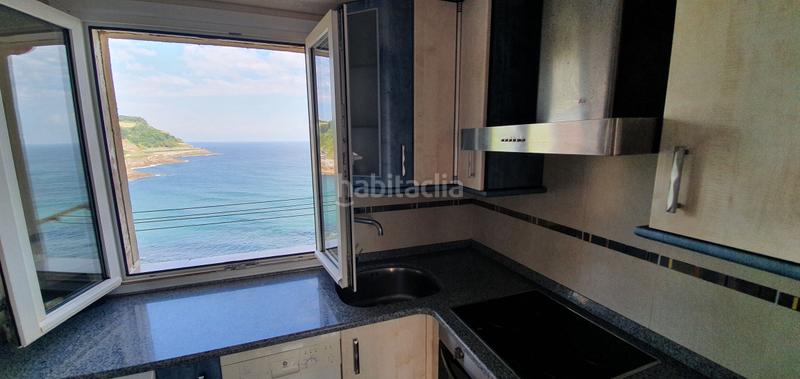 Foto 5e93e86e-a2e7-48a2-8e6a-dfb1b5108723. Alquiler apartamento  reformado con impresionantes vistas al mar y puerto . en Getaria
