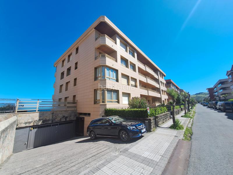 Foto 3e2c568d-dd27-4a5b-a933-416a7d88dab0. Alquiler piso espectacular piso en primera linea de playa. en Zarautz