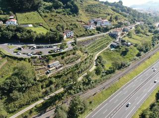 Finca rústica  Azpeiti bidea. Terreno rustico con varias edificaciones.