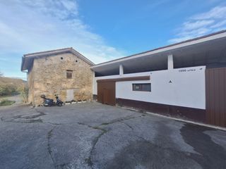Country house in Asti auzoa 626. Caserío adosado cerca del pueblo de zarautz