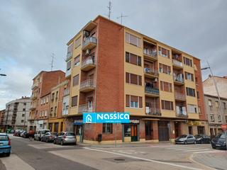 Pis  Calle julio césar 18