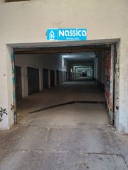 Car parking in Calle teatro 14