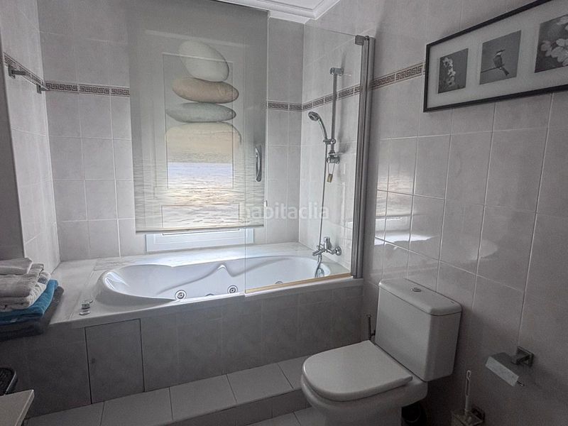 Foto 996c7ef2-dd22-49d8-bef5-6a50a98d62b6. Casa adossada amb calefacció aparcament piscina a Calahorra