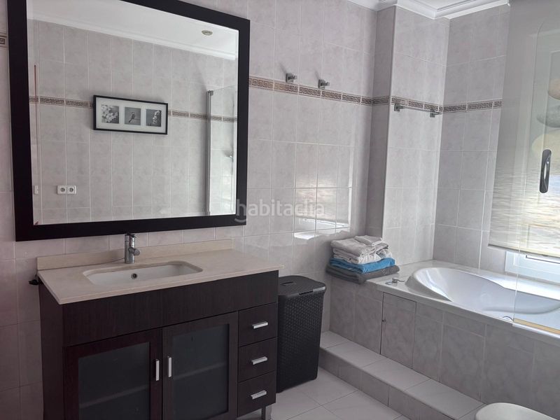 Foto ca12b9ab-0923-40bc-965a-06d7772e3d25. Casa adossada amb calefacció aparcament piscina a Calahorra